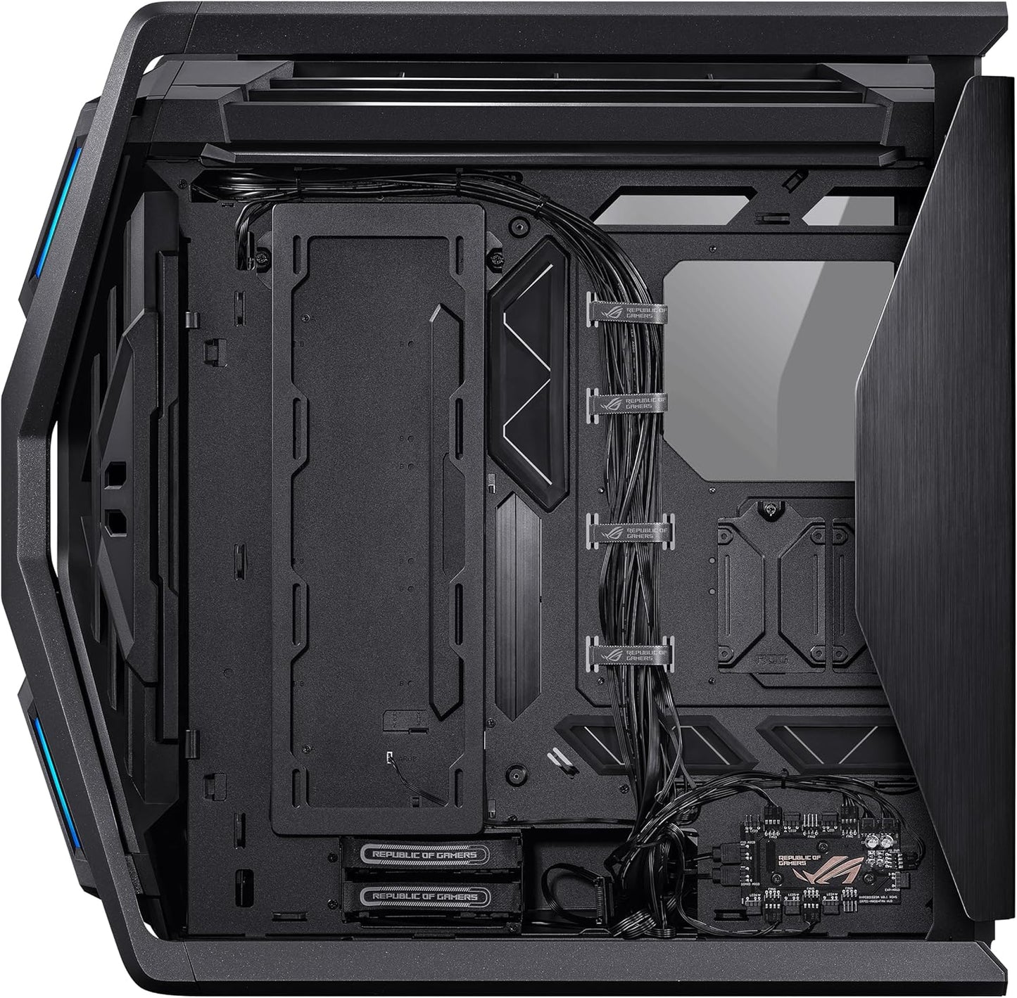 ASUS ROG Hyperion GR701 BTF Edition E-ATX Gaming Case - Supports Hidden Port Motherboards, 420mm Dual Radiator Support, 4x 140mm Fans, ARGB Fan Hub, 60W Fast Charge