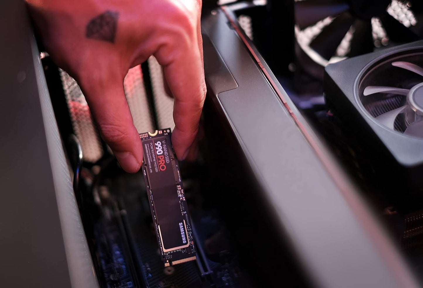 SAMSUNG 990 PRO SSD 4TB PCIe 4.0 M.2 2280 Internal Solid State Hard Drive, Seq. Read Speeds Up to 7,450 MB/s for High End Computing, Gaming, and Heavy Duty Workstations
