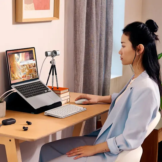Logitech MX Brio 4K Ultra HD Collaboration & Streaming Webcam  Premium Video Conferencing Camera-Pale Gray